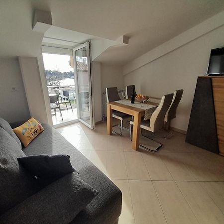 Apartman Voch 赞布雷提亚 外观 照片